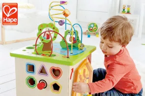 HAPE – farebný svet ekologických drevených hračiek