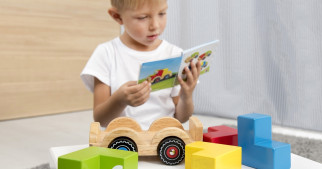 Montessori-Spielzeug und -Hilfsmittel für jedes Alter